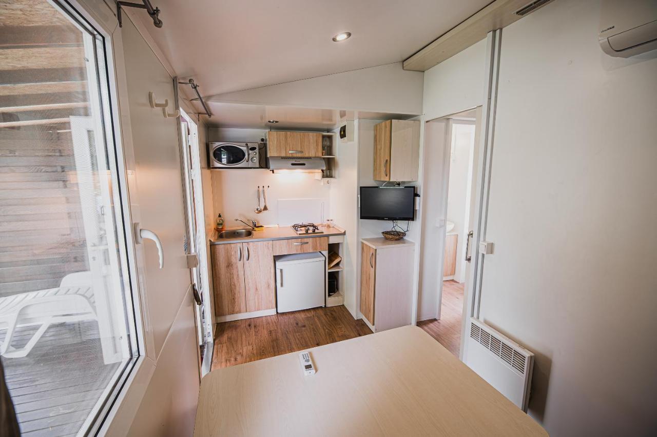Lake View Mobile Homes With Thermal Riviera Tickets In Terme Catez ชาเตช อ็อบ ซาวี ภายนอก รูปภาพ