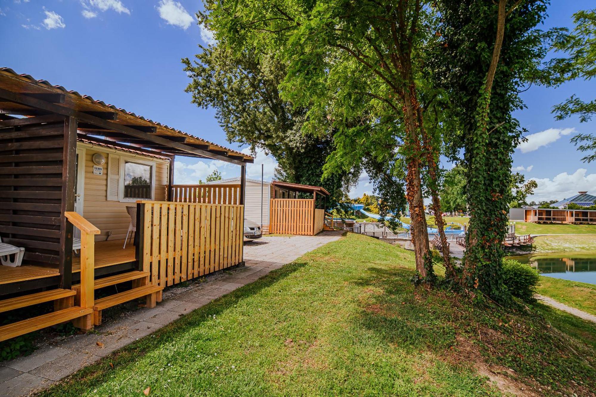 Lake View Mobile Homes With Thermal Riviera Tickets In Terme Catez ชาเตช อ็อบ ซาวี ภายนอก รูปภาพ
