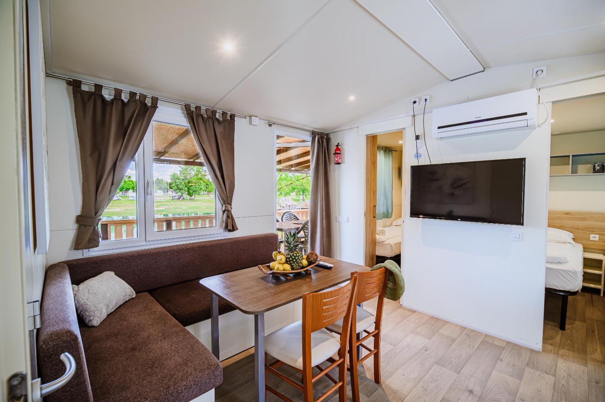 Lake View Mobile Homes With Thermal Riviera Tickets In Terme Catez ชาเตช อ็อบ ซาวี ภายนอก รูปภาพ