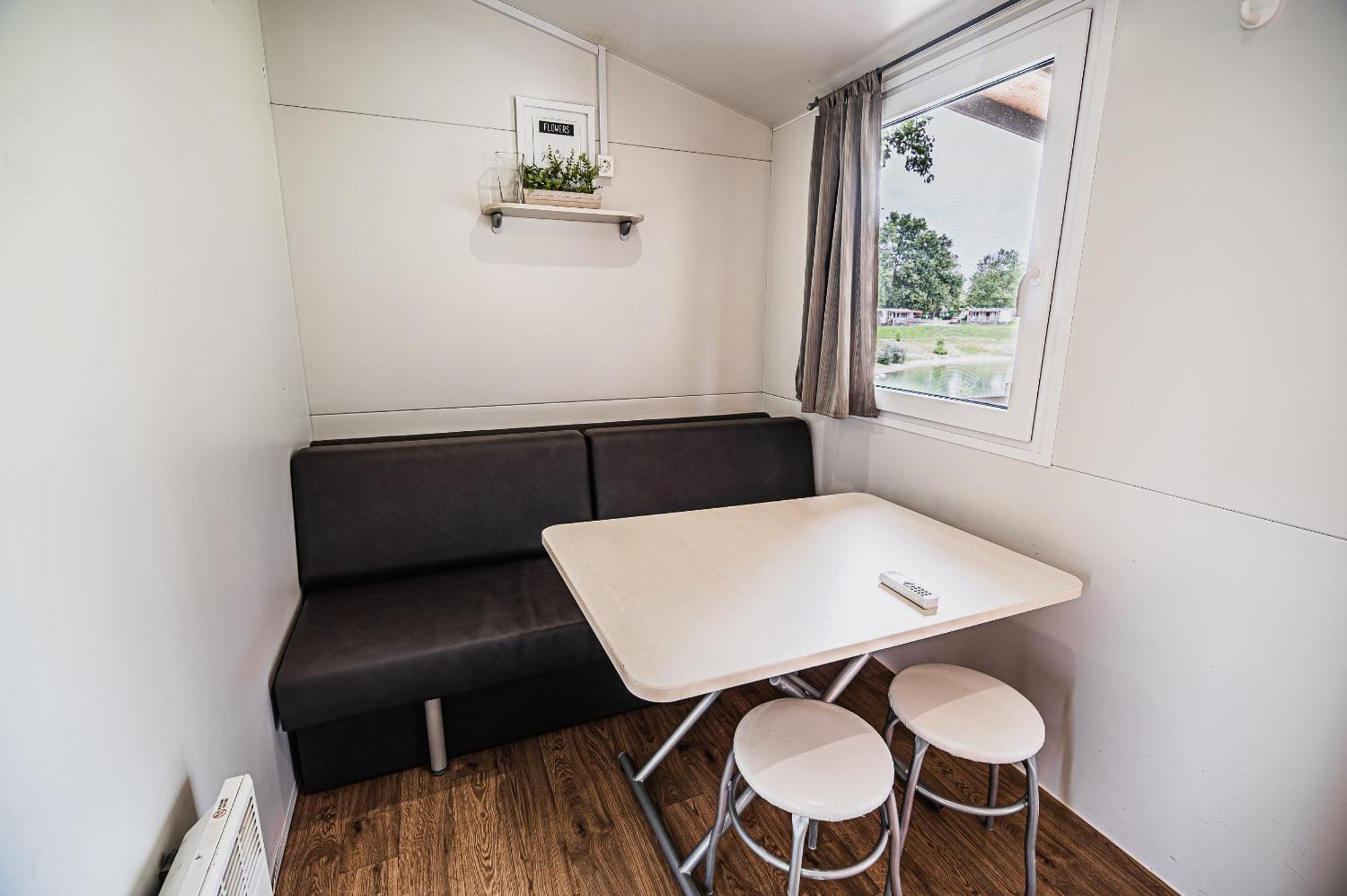 Lake View Mobile Homes With Thermal Riviera Tickets In Terme Catez ชาเตช อ็อบ ซาวี ห้อง รูปภาพ