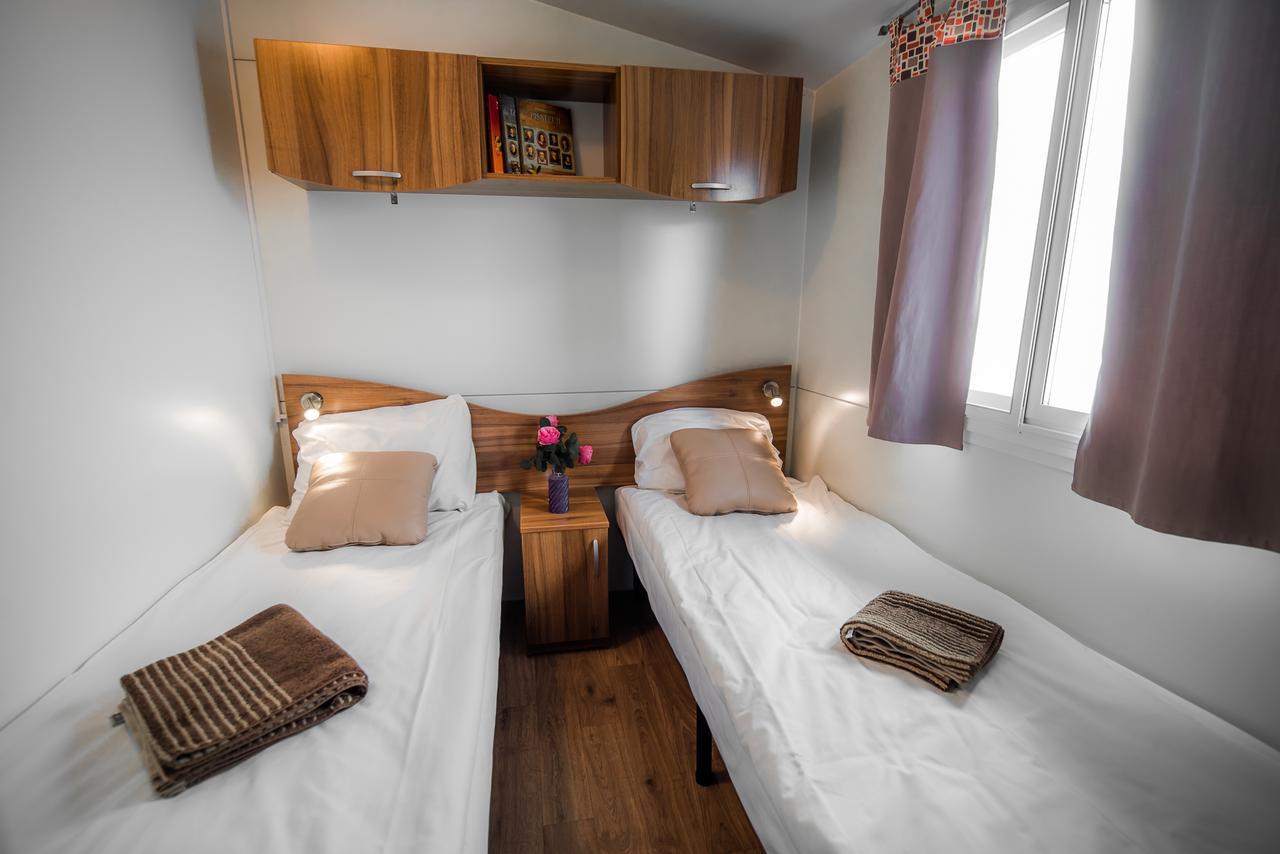 Lake View Mobile Homes With Thermal Riviera Tickets In Terme Catez ชาเตช อ็อบ ซาวี ภายนอก รูปภาพ